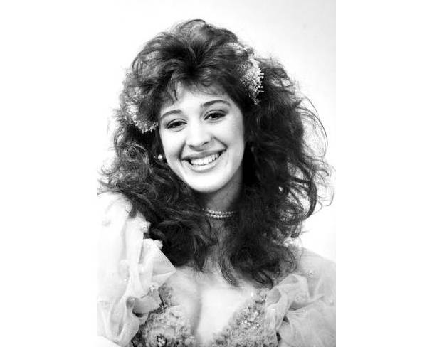 A atriz e dan&ccedil;arina foi a primeira rainha de bateria da Imperatriz Leopoldinense, em 1987.<br>
