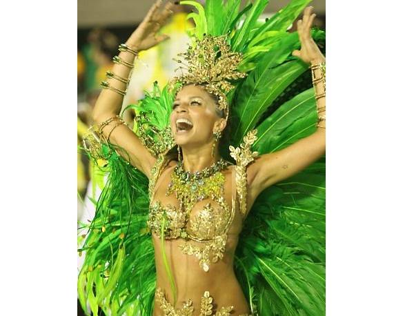 Al&eacute;m da profiss&atilde;o de atriz, a ex-BBB Grazi Massafera arrematou o posto de rainha de bateria da Grande Rio quando deixou a casa do reality show. A paranaense permaneceu coroada por dois anos, de 2007 a 2008. No primeiro, a ex-Miss Paran&aacute; desfilou com fanta<br>