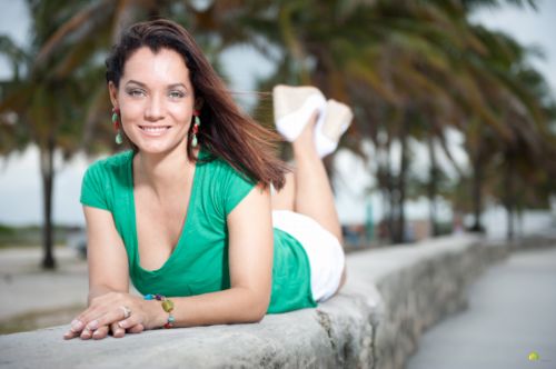 &Eacute; veterana da Sapuca&iacute;, onde desfila desde 1991. Foi destaque, passista e at&eacute; j&aacute; atravessou o Samb&oacute;dromo com o uniforme da diretoria. Estreou na Beija-Flor, de Jo&atilde;ozinho Trinta, com uma fantasia de mendiga emprestada por uma amiga. A atriz brilhou &agrave; frente<br>