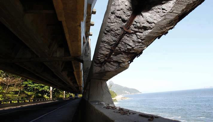 Cidadãos denunciam estado precário do Elevado do Joá em redes sociais