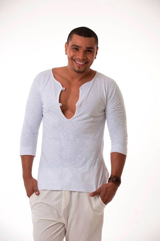 Naldo tem três músicas entre as 10 mais vendidas do iTunes