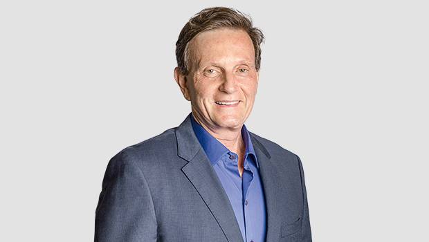 Crivella omite Igreja Universal de biografia