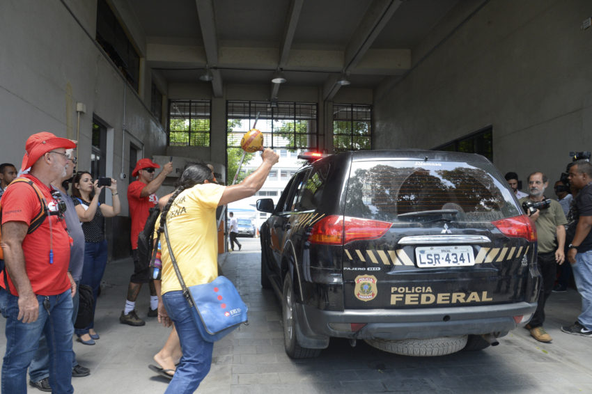 Além do casal Garotinho, sete são presos em operação no Rio