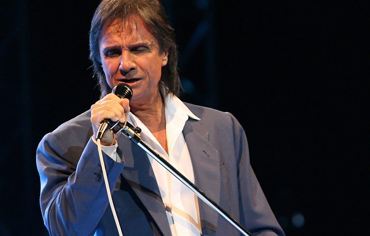 Não é só Anitta: Roberto Carlos lança música em espanhol