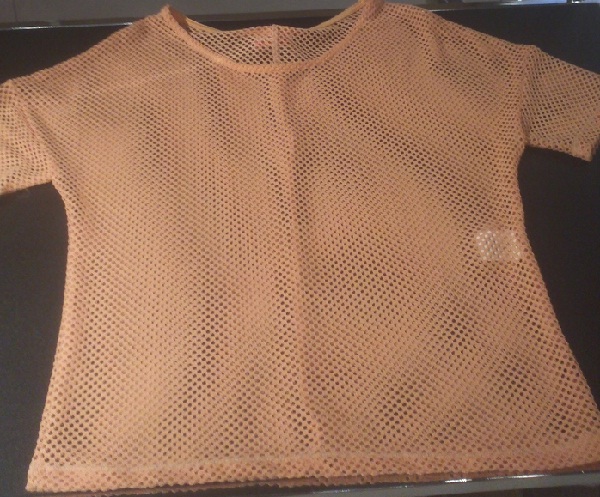 Blusa com trama de rede. R$ 49,99.<br> Blusa com trama de rede. R$ 49,99.<br>