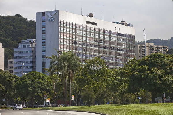 Estudo da FGV aponta que pandemia provocou queda de renda de 20,1%