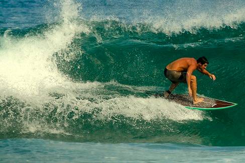 Festival de surfe reúne shows, cinema e mostras na Barra