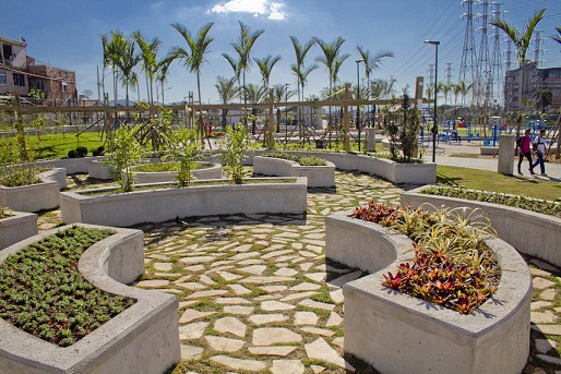 Com espécies ao alcance das mãos, trata-se de um jardim sensorial, e as espécies podem ser tocadas pelos deficientes visuais<br> Com espécies ao alcance das mãos, trata-se de um jardim sensorial, e as espécies podem ser tocadas pelos deficientes visuais<br>