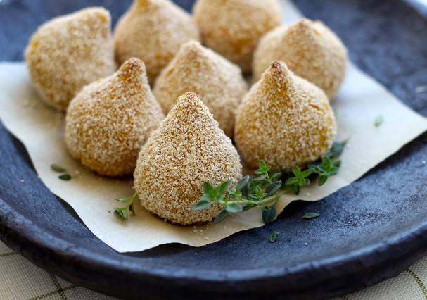 Patrícia Davidson ensina receita de coxinha fit