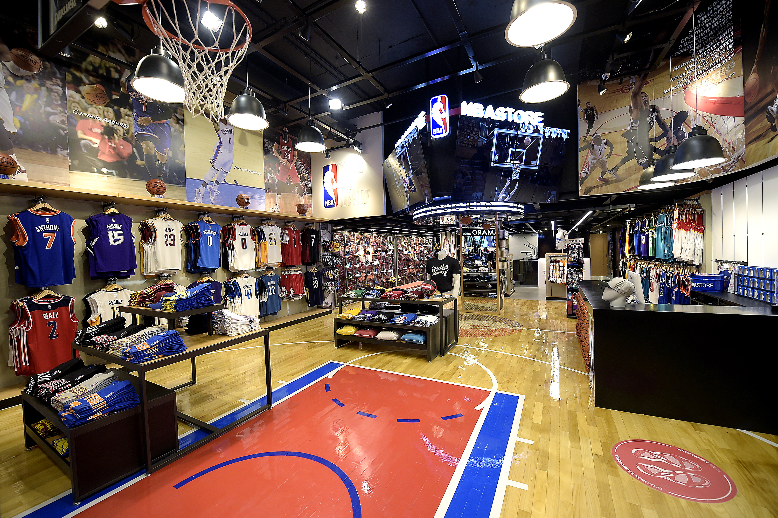 Primeira loja da NBA da América Latina chega ao BarraShopping