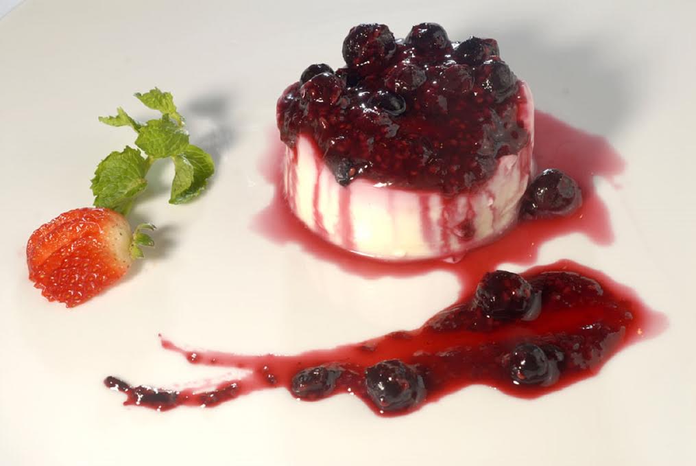 Deliciosas sobremesas com frutas vermelhas