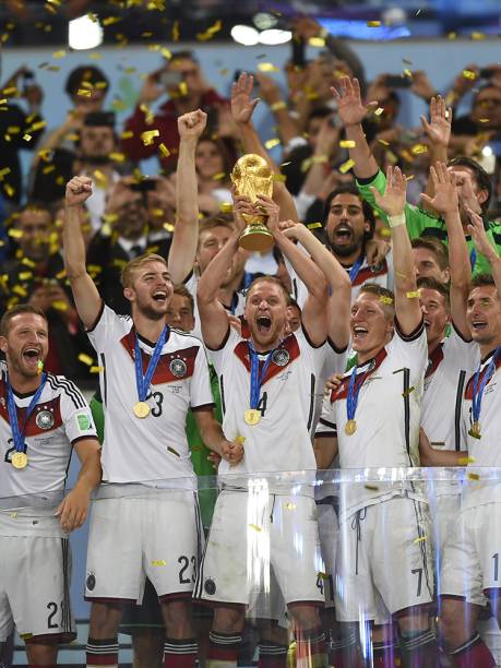 Sem o time brasileiro na final, os cariocas viram os argentinos perder nos pênaltis para os alemães no encerramento da segunda Copa no país. A cidade ainda recebeu outras seis partidas, o maior número entre as sedes Sem o time brasileiro na final, os cariocas viram os argentinos perder nos pênaltis para os alemães no encerramento da segunda Copa no país. A cidade ainda recebeu outras seis partidas, o maior número entre as sedes