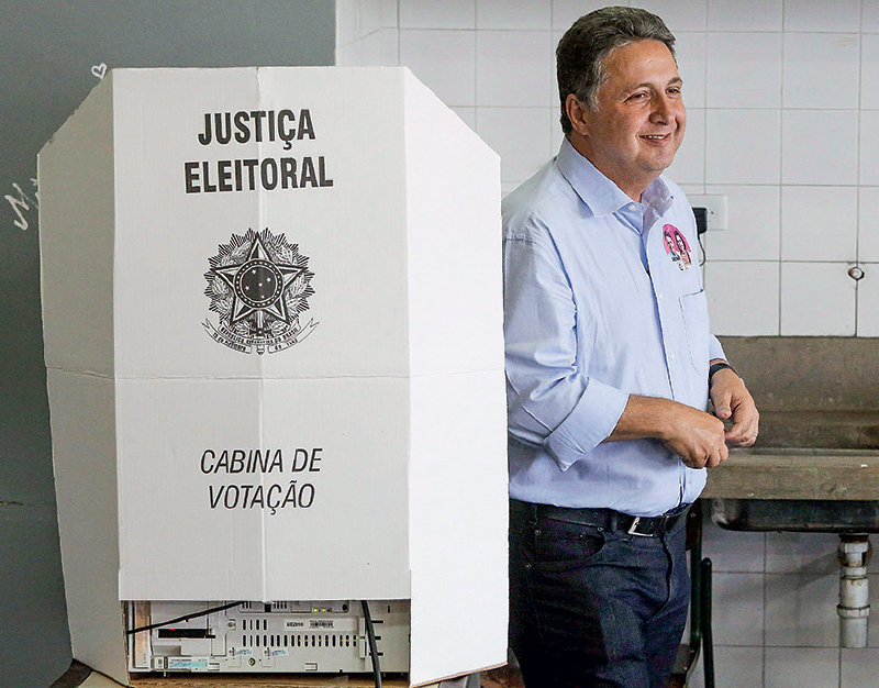 Garotinho está preso em casa, sem tornozeleira, sob vigilância da PF