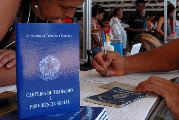 Rio fecha 1 em cada 10 vagas de emprego entre 2014 e 2018