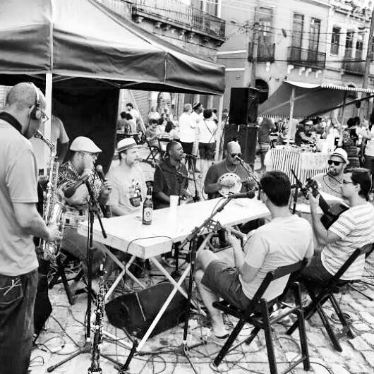 Largo da Prainha recebe roda de samba gratuita