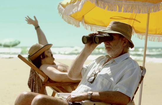 Equilibrando humor e drama, Sr. Kaplan surpreende