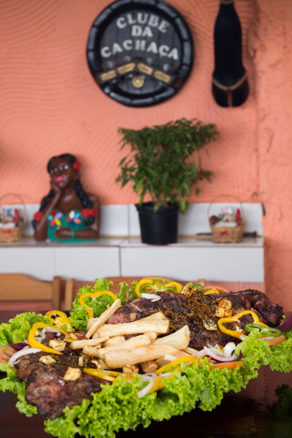 Ícone das praias, queijo de coalho invade os bares