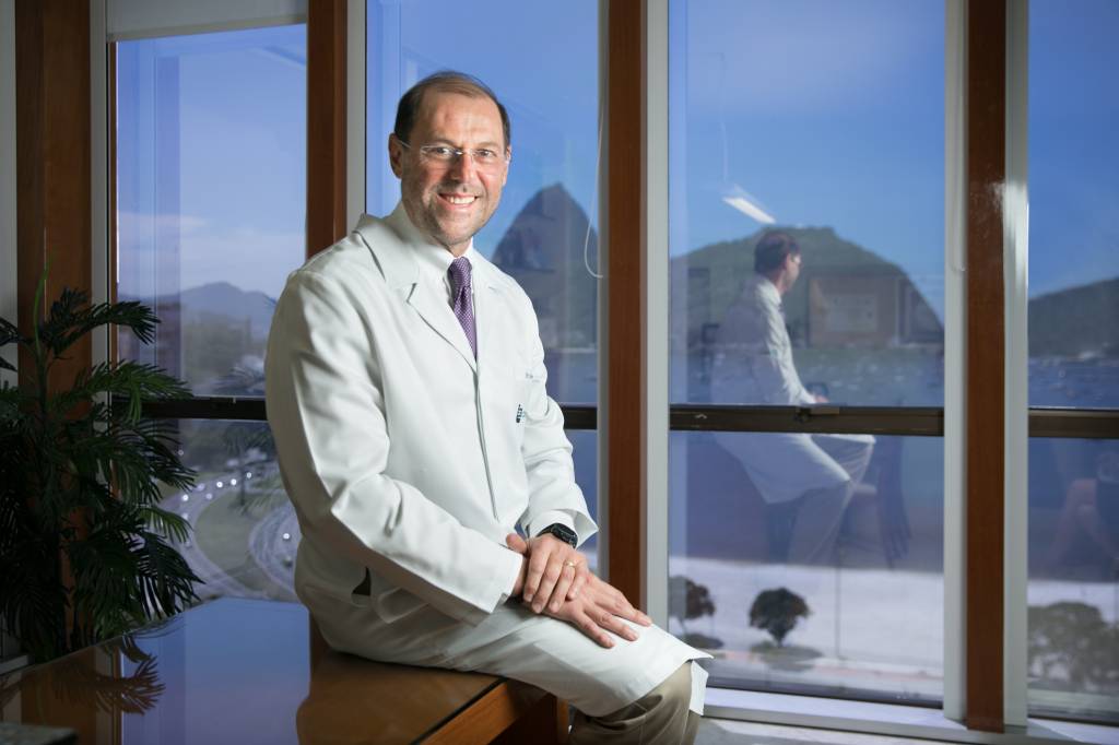 Referência em oncologia, Daniel Tabak une competência e sensibilidade