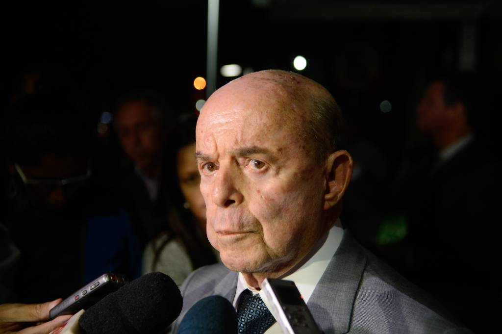 Estado não consegue pagar servidores por falta de dinheiro