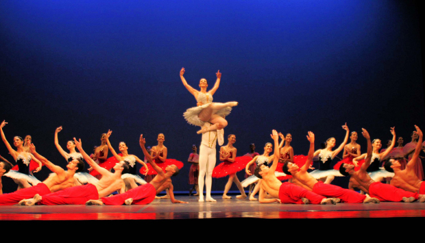 Theatro Municipal comemora 105 anos