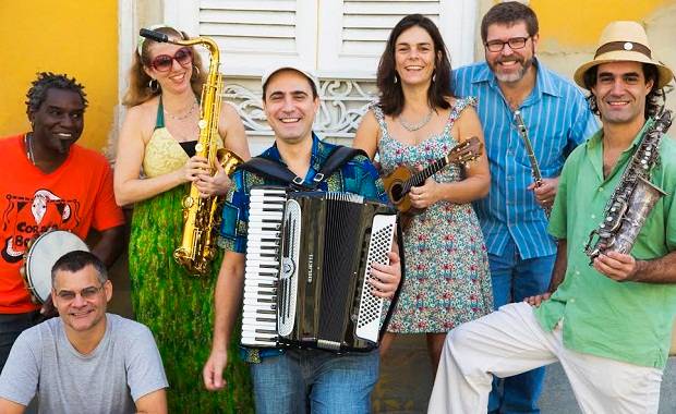 Cordão do Boitatá faz show em homenagem a Dominguinhos e Gonzagão