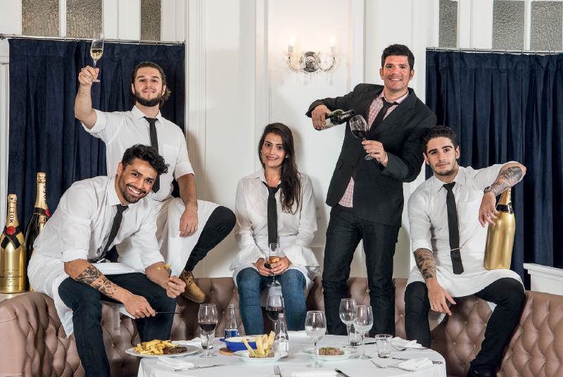 Badalado em Nova York, Bagatelle desembarca no Rio