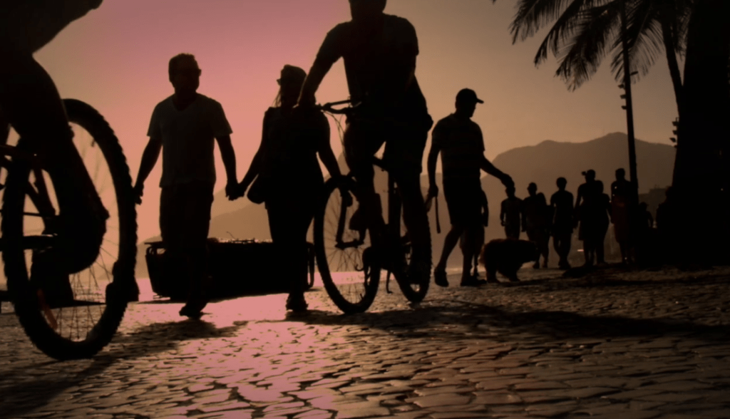 Praia do Arpoador e seu ambiente democrático viram tema de documentário