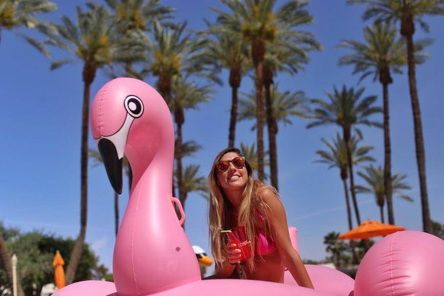 Blogueira promove evento de verão com moda, música e quitutes