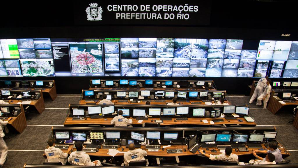 Funcionários do Centro de Operações Rio reclamam de atraso nos salários
