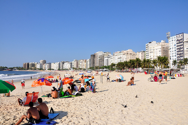 Projeto leva acessibilidade à orla carioca durante a Copa do Mundo