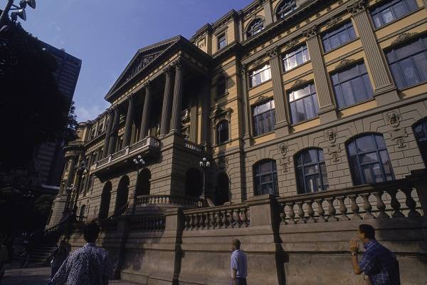 Fortes chuvas inundam Biblioteca Nacional