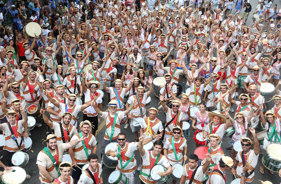 38 blocos desfilam neste fim de semana