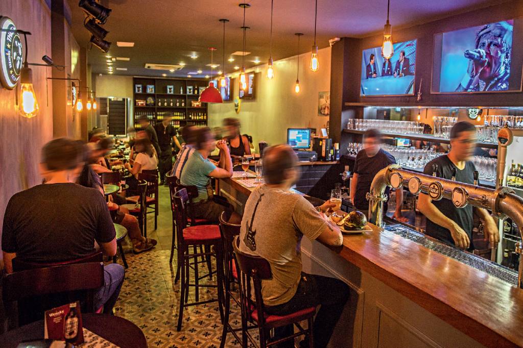 Com cervejas e burgers, The Hellish Pub abre as portas