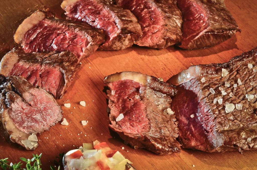 Oito endereços especializados em rodízio de carnes