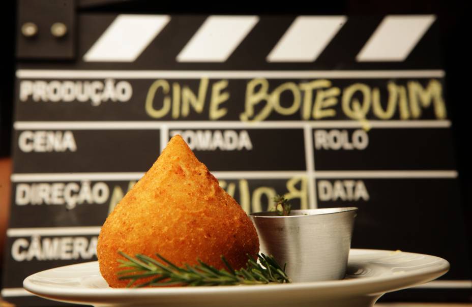 Cine Botequim: coxinha é o destaque do cardápio