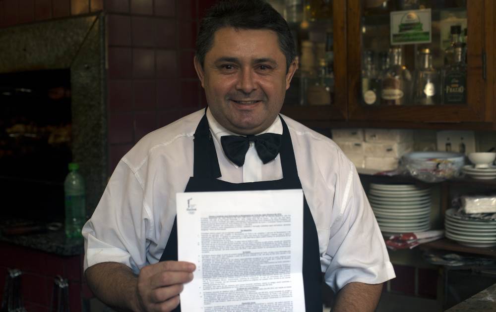 Após tour boêmio, Agnaldo, do Galeto Sat’s, é convidado a conduzir a tocha