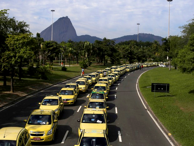 Taxistas ganham isenção de ICMS na compra de carros até 2019