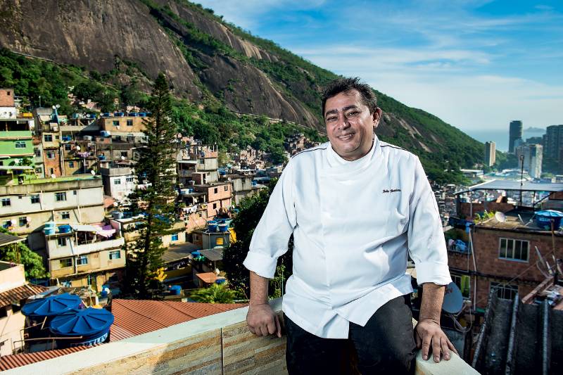 Batista, o fiel escudeiro do chef Claude Troisgros, fala sobre trabalho, vida e planos