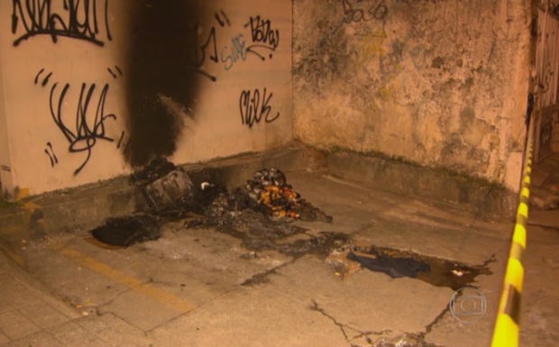 Polícia civil do Rio procura homem suspeito de atear fogo a casal