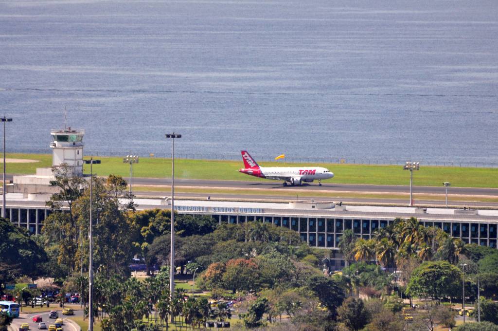 Aeroporto Santos Dumont passa a abrir mais cedo