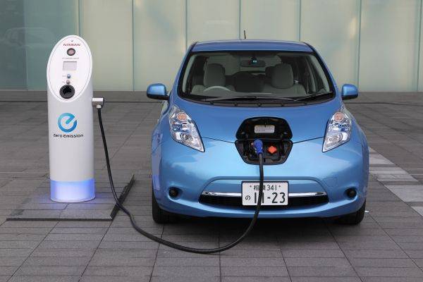 Prefeitura lançará edital para aluguel de carro elétrico