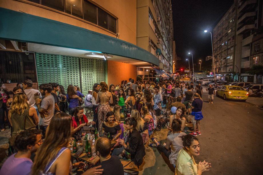 Canastra Bar: agito e vinhos em Ipanema