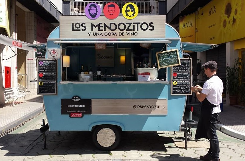 Planetário recebe nova edição de feira de food trucks