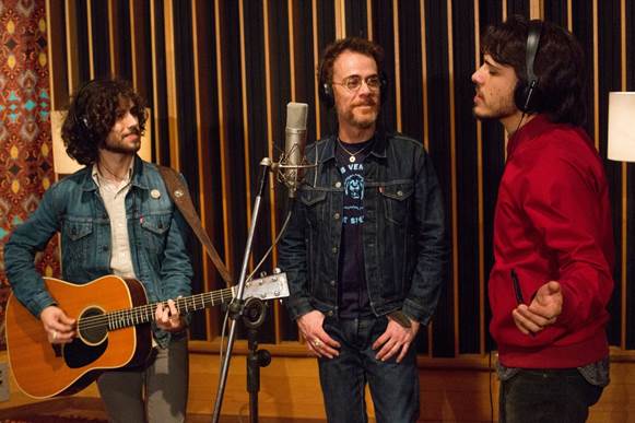 Nando Reis lança nova versão de ‘O Mundo é Bão, Sebastião’