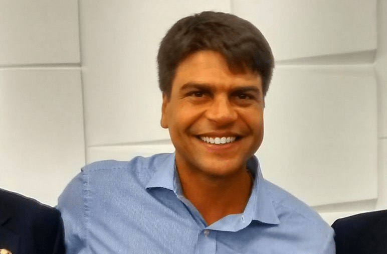 Favorito a suceder Paes no Rio, secretário assume agressão a ex-mulher