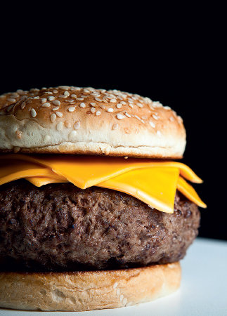 Hell’s Burguer serve receita especial no Dia do Mundial do Rock