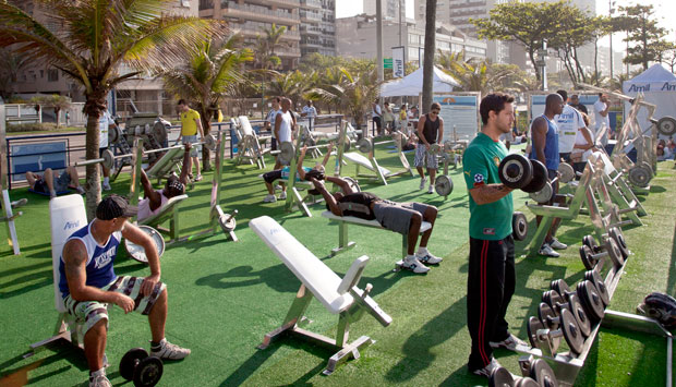 ACADEMIA COM VISTA PARA O MAR