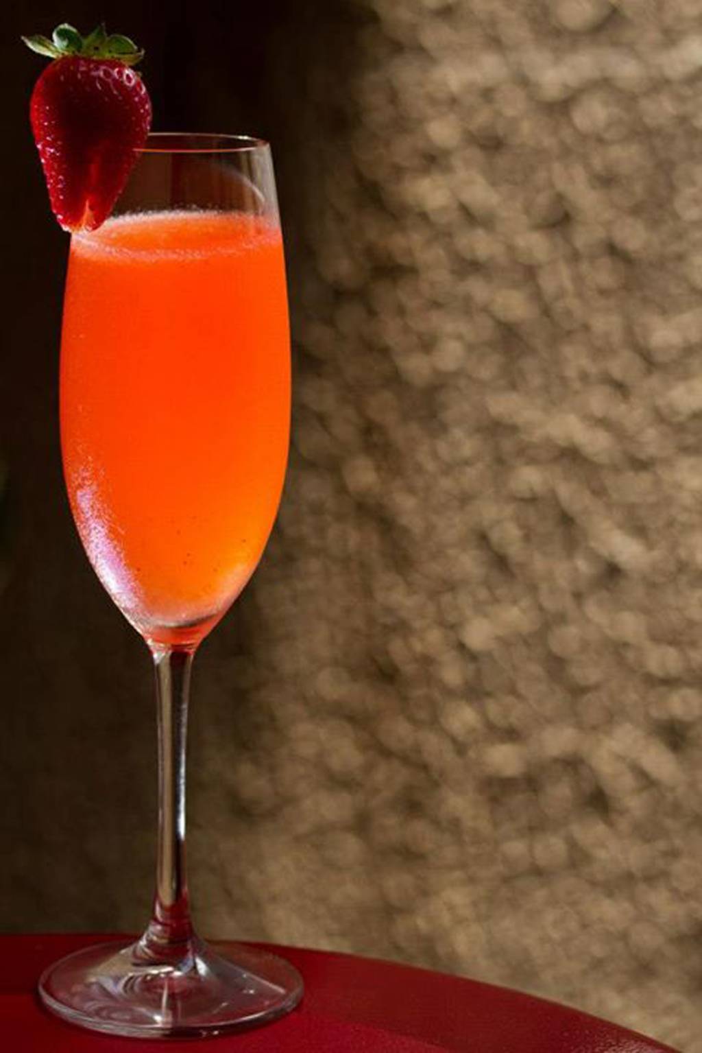 Confira duas receitas de drinques com espumante