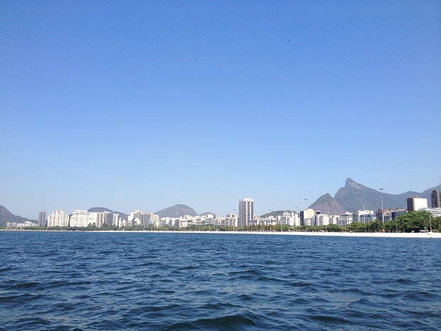 De dentro dágua, é possível conferir o Cristo Redentor, o Pão de Açúcar e outros locais por um outro ponto de vista.<br> De dentro dágua, é possível conferir o Cristo Redentor, o Pão de Açúcar e outros locais por um outro ponto de vista.<br>