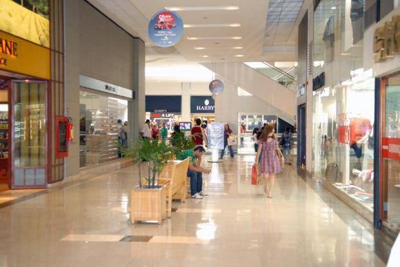 Vagas temporárias no comércio do Rio devem cair 30%